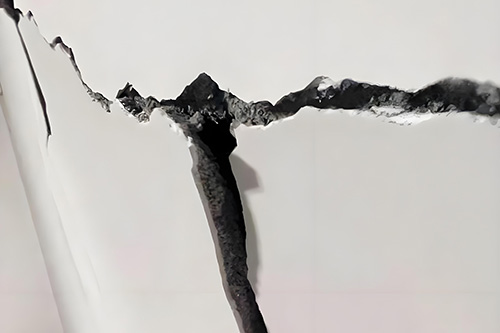 wall-deep-cracks-width-label.jpg